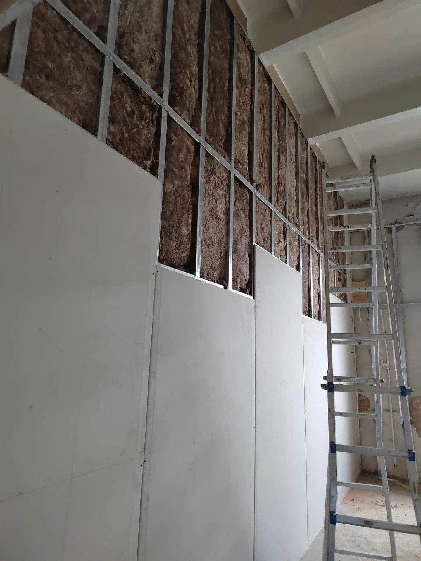 Частный дом у залива, studs insulation